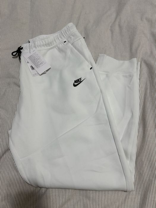 Nike Tech Fleece Joggers White/Black
