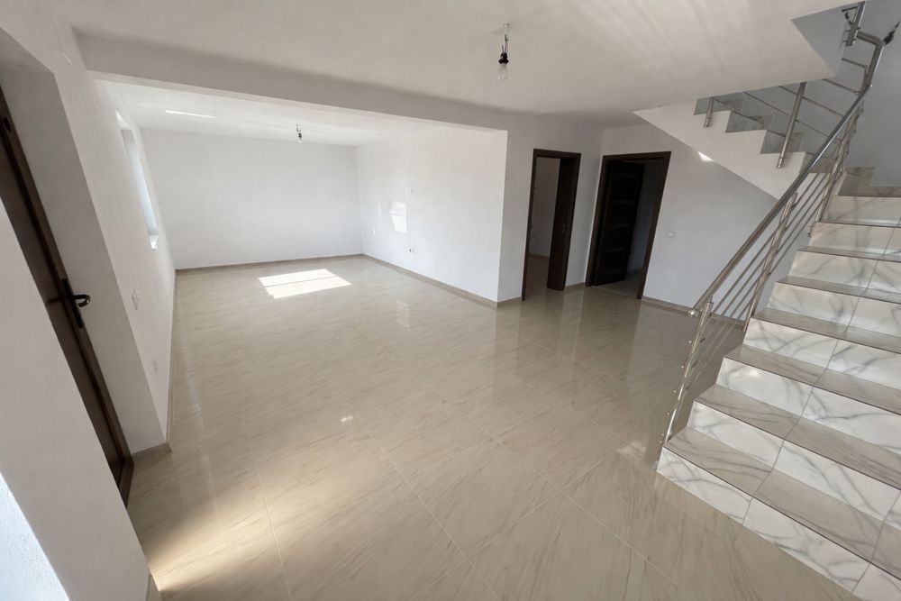 Casa de vanzare comuna Bradu , sat Geamana , strada Busuioc