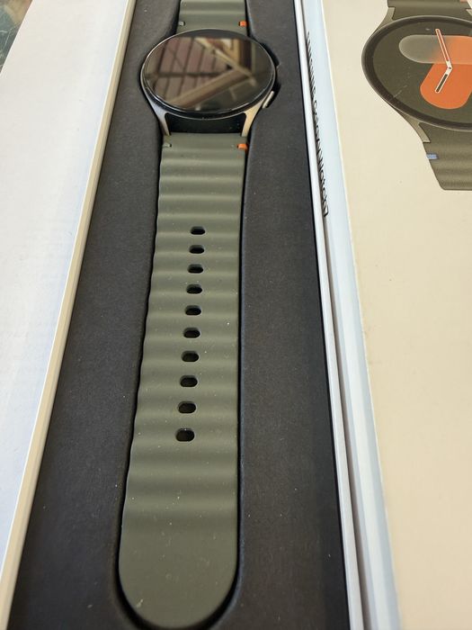 Samsung watch 7 sm-l300 40мм перфектен!