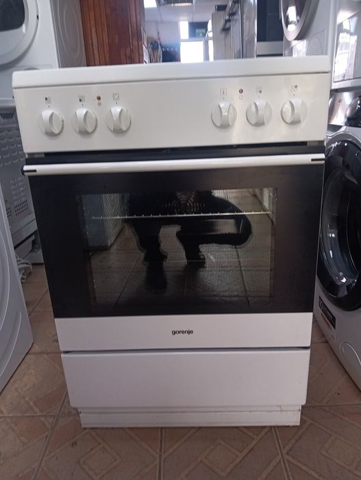 Свободно стояща печка с керамичен плот Gorenje с 2 години Гаранция!