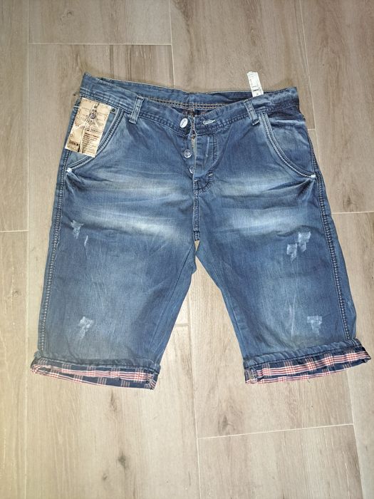 Къси мъжки панталони