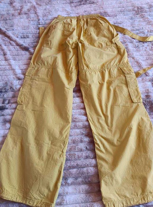 Широк спортен панталон Bershka
