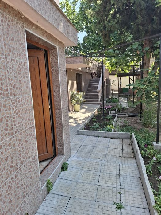 Продава се Къща в Казанлък - 300 кв.м за 850 €/кв.м - Снимка #3