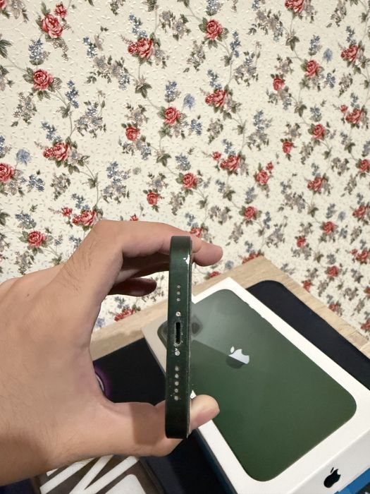 Продам iphone 13 128GB
