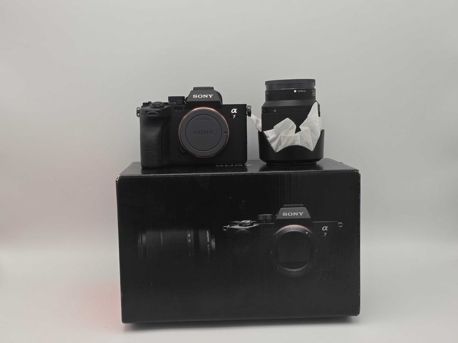 Kit Camera Foto Mirrorless Full-Frame 33 MP AF in Timp Real Sony A7 IV