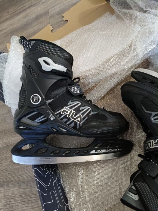 Продам коньки, хоккей