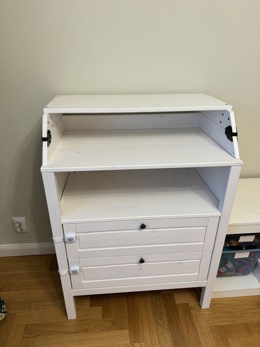 Masuta de infasat - bebelusi IKEA
