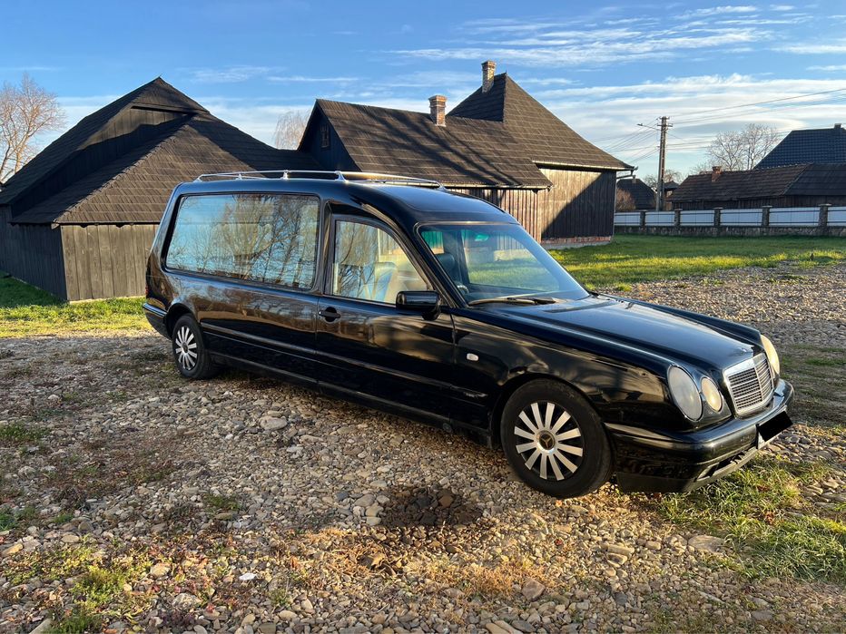 Mercedes E Class masină mortuară 2.2 diesel