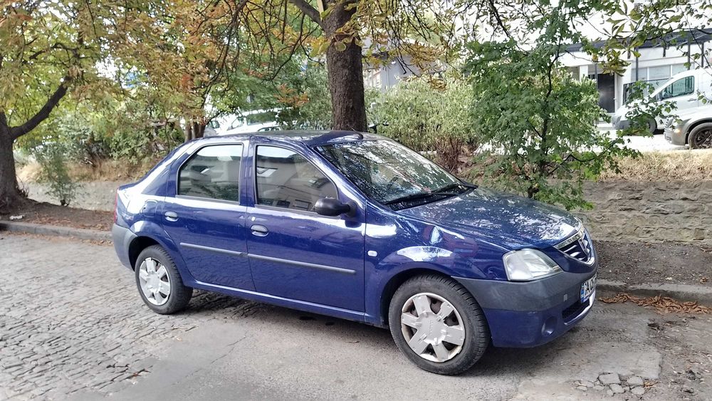 Продавам Дачия Логан