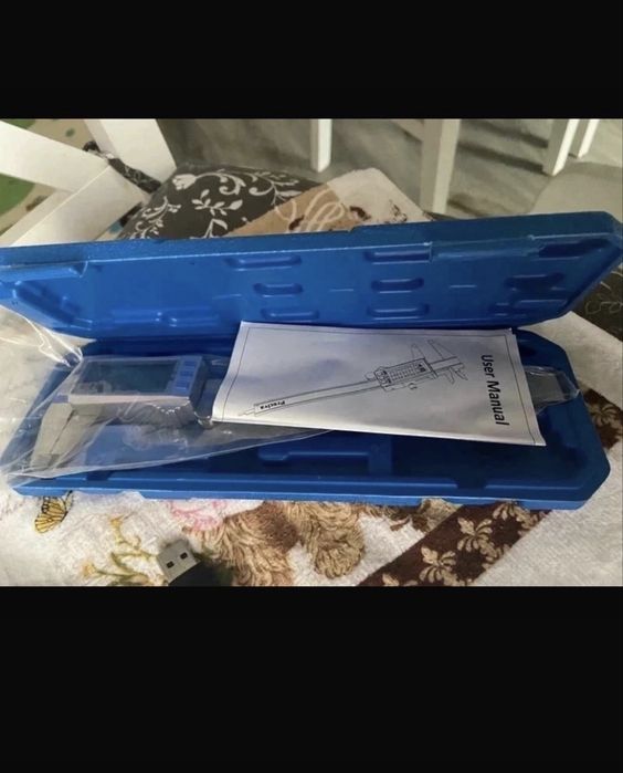 Șubler Digital Profesional Preciva LF326, 150mm, Reîncărcabil USB-C, IP54