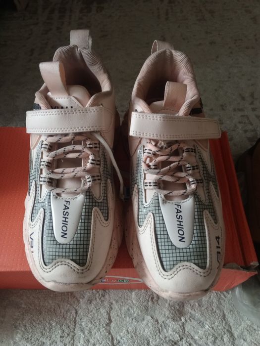 Продаётся обувь 36-38 размеры