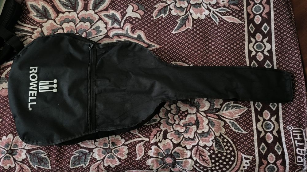 Акустическая гитара