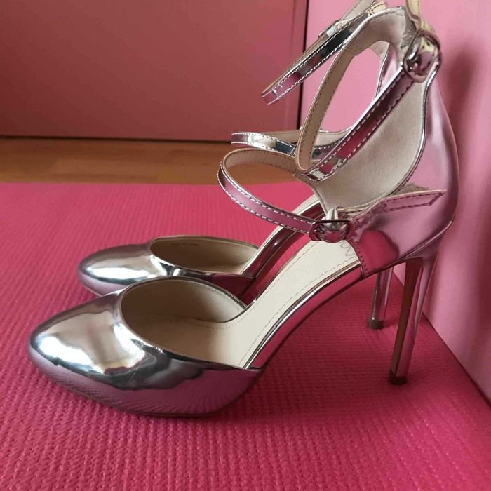 Обувки-токчета,сребристи