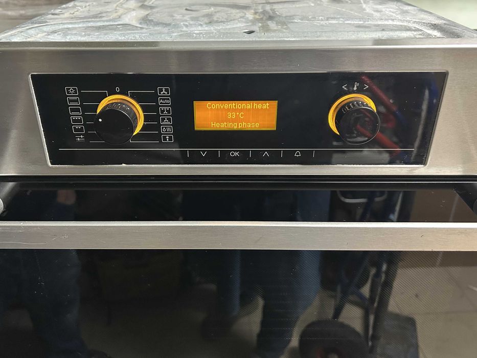 Фурна за вграждане Miele H5461B с пиролитично почистване