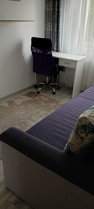 Proprietar închiriez apartament cu 3 camere.