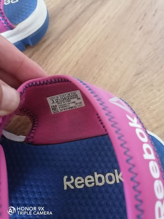 Сандали levs и сандали reebok