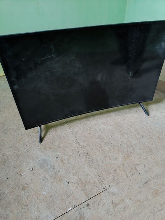 Продам телевизор на запчасти