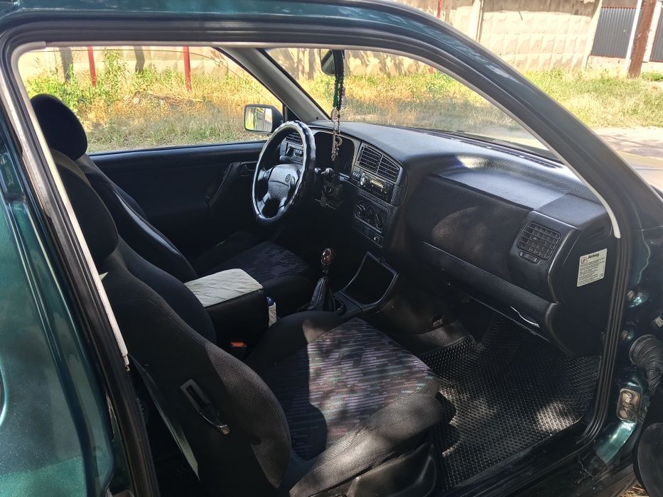 Гольф 3 купе  1.6 1994