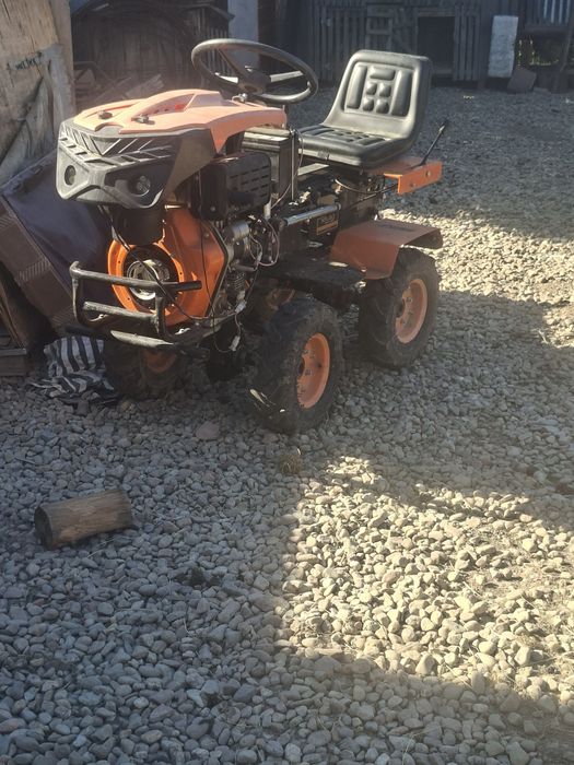 Vand mini tractoras 4x4 Detolz