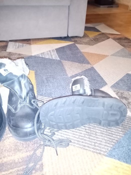 Продам ботинки рабочии