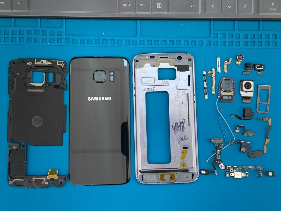 Samsung Galaxy S7 Edge на части