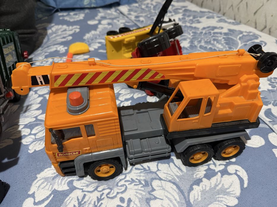 Продам игрушечные машинки