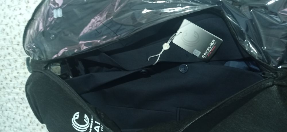 Кастюм школьный тройка новый