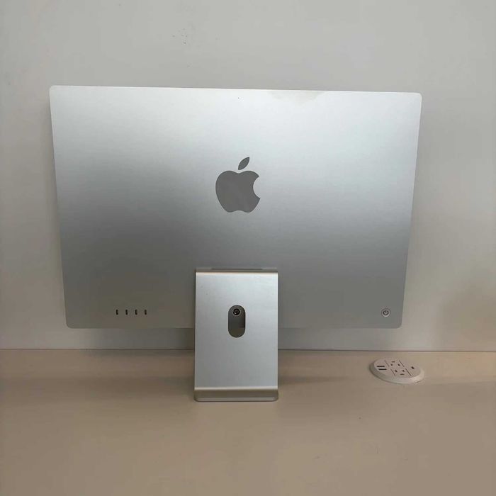 iMac 24 Apple (2024), Argintiu, procesor Apple M4, 10 nuclee CPU și 10 nuclee GPU, Retina 4.5k, 16GB, 512GB SSD