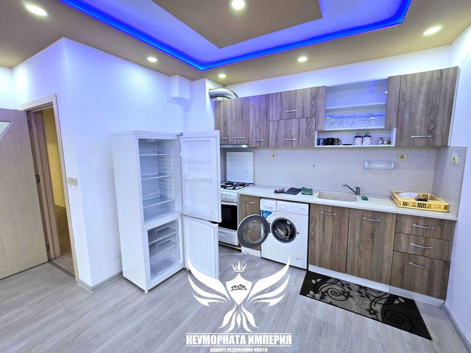 Продава се Тристаен апартамент в Асеновград - 95 кв.м за 870 €/кв.м - Снимка #2