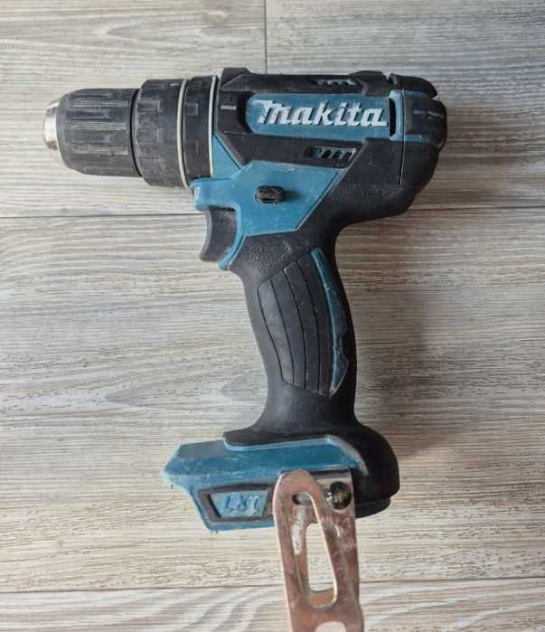 Makita 18V LXT зарядно,винтоверт,импакт,ъглошлайф инструменти Макита