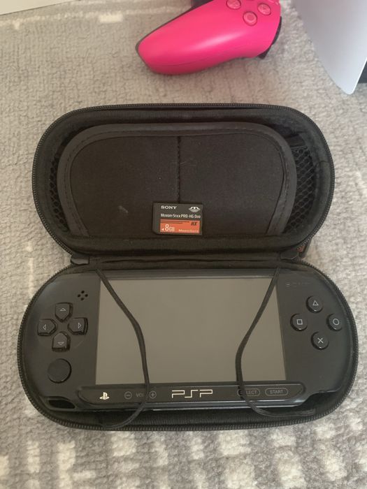 PsP street. 8gb лик2 та флешкаси+жехол сумкааси бонус