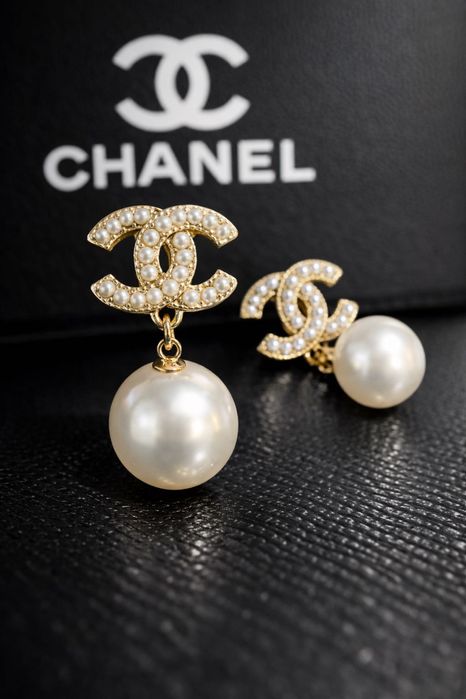 C*H*A*N*E*L обеци