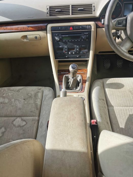 dezmembrez audi a4 b7/bara fata a4 b7/faruri xenon/stopuri a4 b7