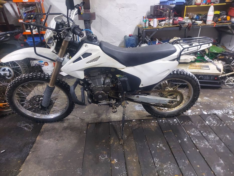 Продаю мотоцикл эндуро