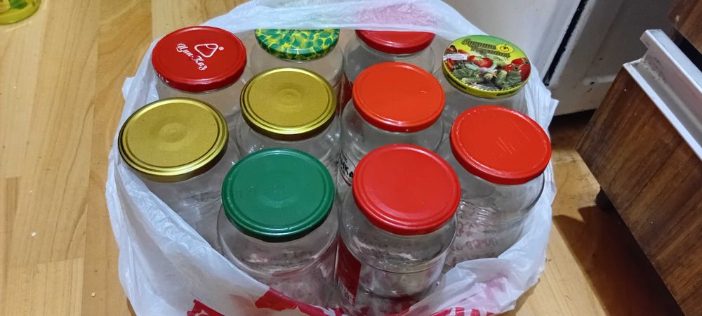 Продам банки стеклянные 0,5 - 0,9 - 1 - 2 литра