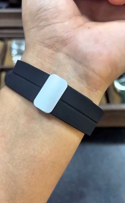 Nafis qora rangdagi SABR soati