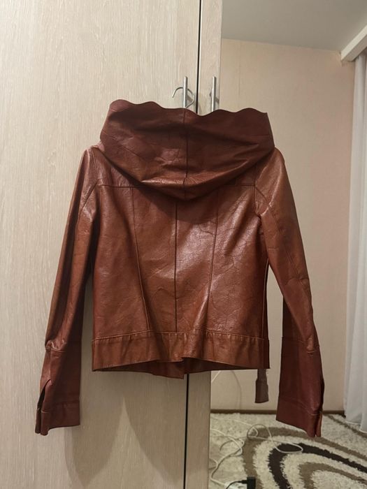 Кожаная куртка р.42-46.