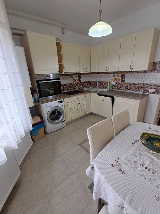 Apartament de închiriat în Tractorul