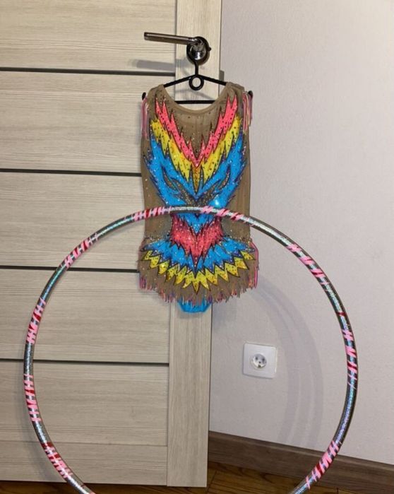 Купальник для художественной гимнастики.