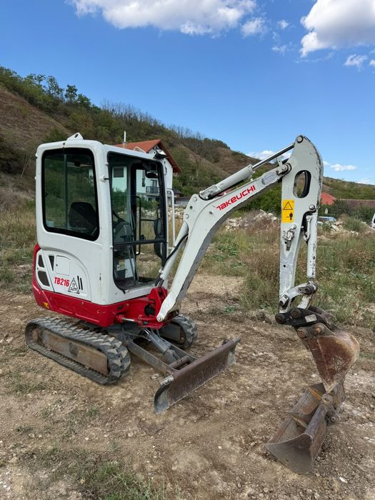 Miniexcavator Takeuci TB 216 . 1900kg . An 2019