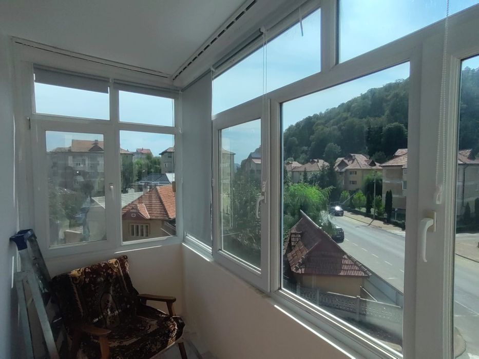 Închiriez apartament cu 2 camere