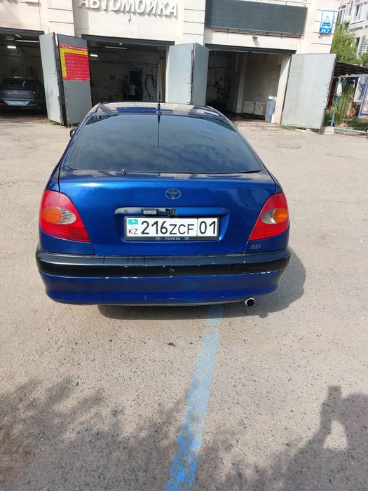 Тайота Авенсис 1998