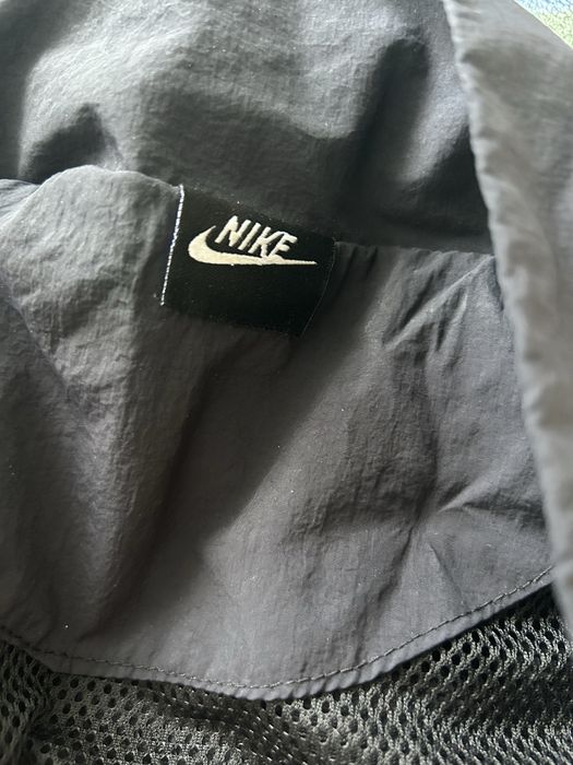 Продам ветровку nike