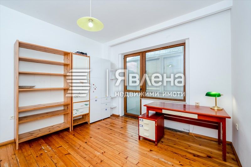 Продава се Четиристаен апартамент в София, Докторски паметник - 84 кв.м за 4965 €/кв.м - Снимка #9