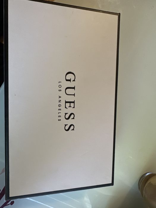 Guess портмоне чисто ново