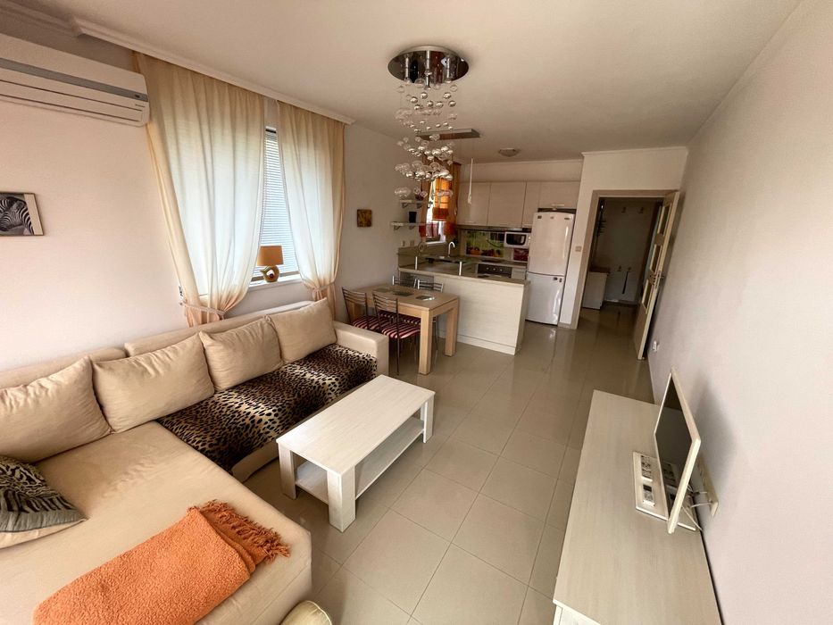 Продава се Двустаен апартамент в София, 7-ми 11-ти километър - 62 кв.м за 1436 €/кв.м - Снимка #1