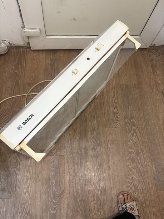 Продаю вытяжку  BOSCH (б/у)