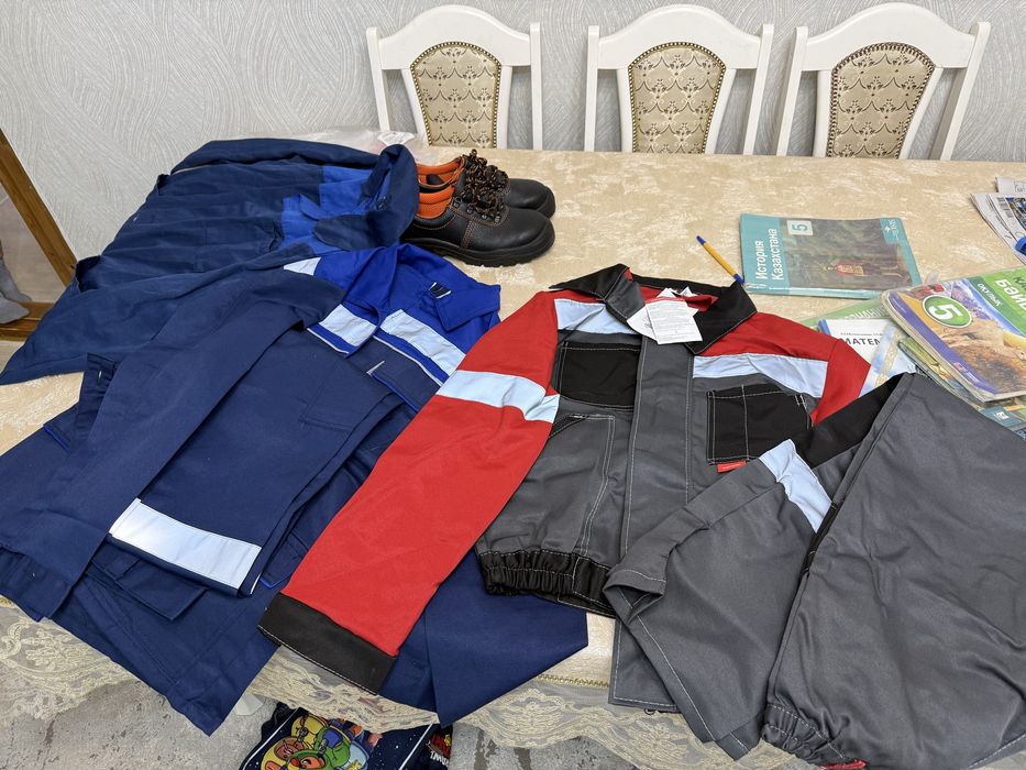 Продам спецовки халат и обувь  40 размер 46