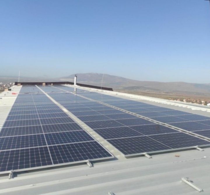 Продава се Промишлена сграда в с. Лозно, Област Кюстендил - 1400 кв.м за 729 €/кв.м - Снимка #1