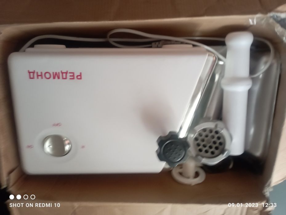 Продам электромясорубку